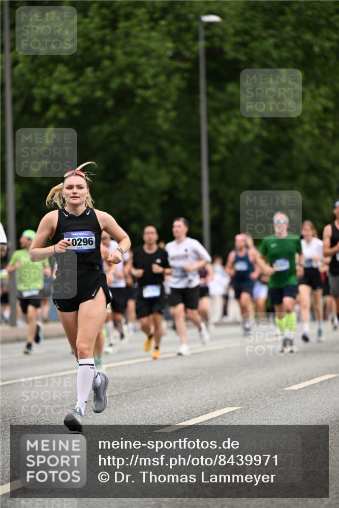 29.06.2025 - hella hamburg halbmarathon Dr. Thomas Lammeyer http://msf.ph/oto/8439971 29.06.2025 10:56:44 Kennedybrücke 1369, 1978, 2308, 2593, 3140, 3645, 4087, 4273, 4815, 5262, 5291, 6406, 6671, 6885, 6961, 6985, 7682, 7691, 7737, 8194, 8196, 8250, 8251, 8672, 9068, 9070, 9220, 9673, 9730, 10296, 10342, 10496, 10634, 10693, 10928, 11084, 11297, 11375 meine-sportfotos.de