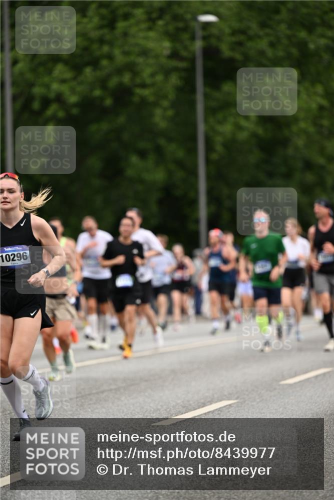 29.06.2025 - hella hamburg halbmarathon Dr. Thomas Lammeyer http://msf.ph/oto/8439977 29.06.2025 10:56:44 Kennedybrücke 1369, 1978, 2308, 2593, 3140, 3645, 4087, 4273, 4815, 5262, 5291, 6406, 6671, 6885, 6961, 6985, 7682, 7691, 7737, 8194, 8196, 8250, 8251, 8672, 9068, 9070, 9220, 9673, 9730, 10296, 10342, 10496, 10634, 10693, 10928, 11084, 11297, 11375 meine-sportfotos.de