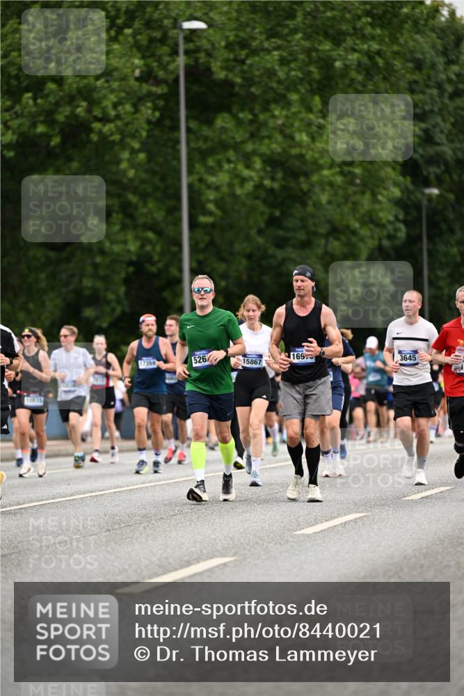 29.06.2025 - hella hamburg halbmarathon Dr. Thomas Lammeyer http://msf.ph/oto/8440021 29.06.2025 10:56:45 Kennedybrücke 1369, 1978, 2308, 2593, 3140, 3645, 4087, 4273, 4815, 5262, 5291, 6406, 6671, 6885, 6961, 6985, 7682, 7691, 7737, 8194, 8196, 8250, 8251, 8672, 9068, 9070, 9220, 9673, 9730, 10296, 10342, 10496, 10600, 10634, 10693, 10928, 11084, 11297, 11375 meine-sportfotos.de