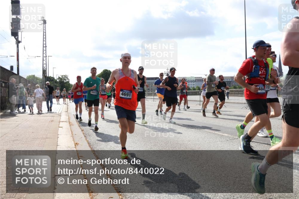 29.06.2025 - hella hamburg halbmarathon Lena Gebhardt http://msf.ph/oto/8440022 29.06.2025 09:52:49 Lombardsbrücke 164141277, 9213, 4691, 50, 484, 70400, 1070, 1139, 1163, 1169, 1176, 1220, 1391, 1415, 1468, 1512, 1613, 1782, 2048, 2189, 2213, 2233, 2590, 2788, 2970, 3021, 3098, 3109, 3124, 3304, 3852, 3907, 3917, 3928, 4080, 4277, 4497, 4565, 4691, 4915, 4933, 4981, 5007, 5011, 5476, 5477, 5682, 6152, 6550, 6716, 7005, 7067, 7093, 7147, 7191, 7325, 7432, 7451, 7599, 7843, 7865, 7961, 8145, 8467, 8852, 10741, 10796, 11495, 11679, 11779, 12046, 12772, 13403, 13614, 14257 meine-sportfotos.de