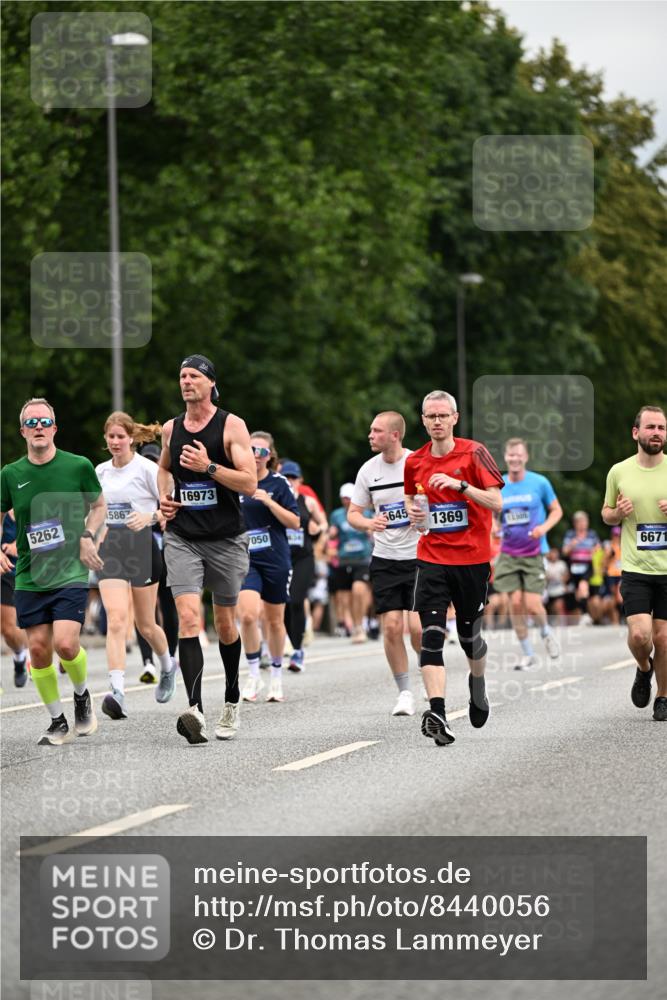29.06.2025 - hella hamburg halbmarathon Dr. Thomas Lammeyer http://msf.ph/oto/8440056 29.06.2025 10:56:46 Kennedybrücke 1369, 1978, 2308, 2593, 3140, 3645, 4273, 4815, 5262, 5291, 6406, 6671, 6885, 6961, 6985, 7682, 7737, 8194, 8196, 8250, 8251, 8672, 9068, 9070, 9730, 10296, 10342, 10496, 10600, 10634, 10693, 10928, 11084, 11297, 11375 meine-sportfotos.de