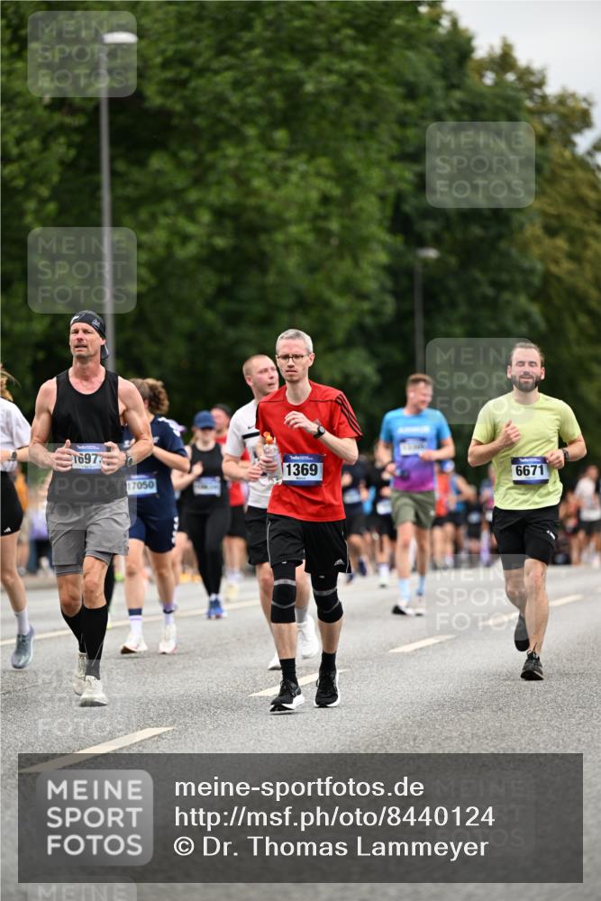 29.06.2025 - hella hamburg halbmarathon Dr. Thomas Lammeyer http://msf.ph/oto/8440124 29.06.2025 10:56:48 Kennedybrücke 1369, 1978, 2308, 2593, 3140, 3645, 4273, 4815, 5262, 5291, 6406, 6671, 6885, 6985, 7682, 7737, 8194, 8196, 8250, 8251, 8672, 9068, 9070, 9730, 10296, 10342, 10496, 10600, 10634, 10693, 10928, 11084, 11297, 11375 meine-sportfotos.de