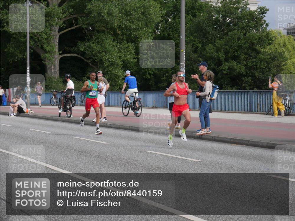 29.06.2025 - hella hamburg halbmarathon Luisa Fischer http://msf.ph/oto/8440159 29.06.2025 09:33:53 Kennedybrücke 17, 21 meine-sportfotos.de