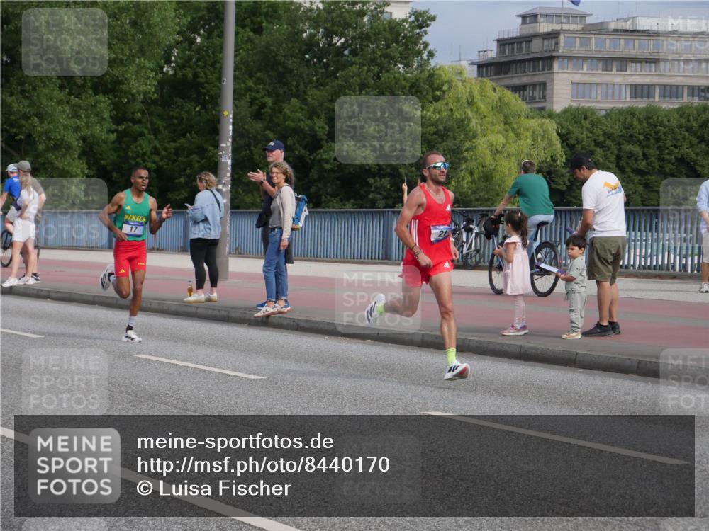 29.06.2025 - hella hamburg halbmarathon Luisa Fischer http://msf.ph/oto/8440170 29.06.2025 09:33:54 Kennedybrücke 17, 14, 21 meine-sportfotos.de