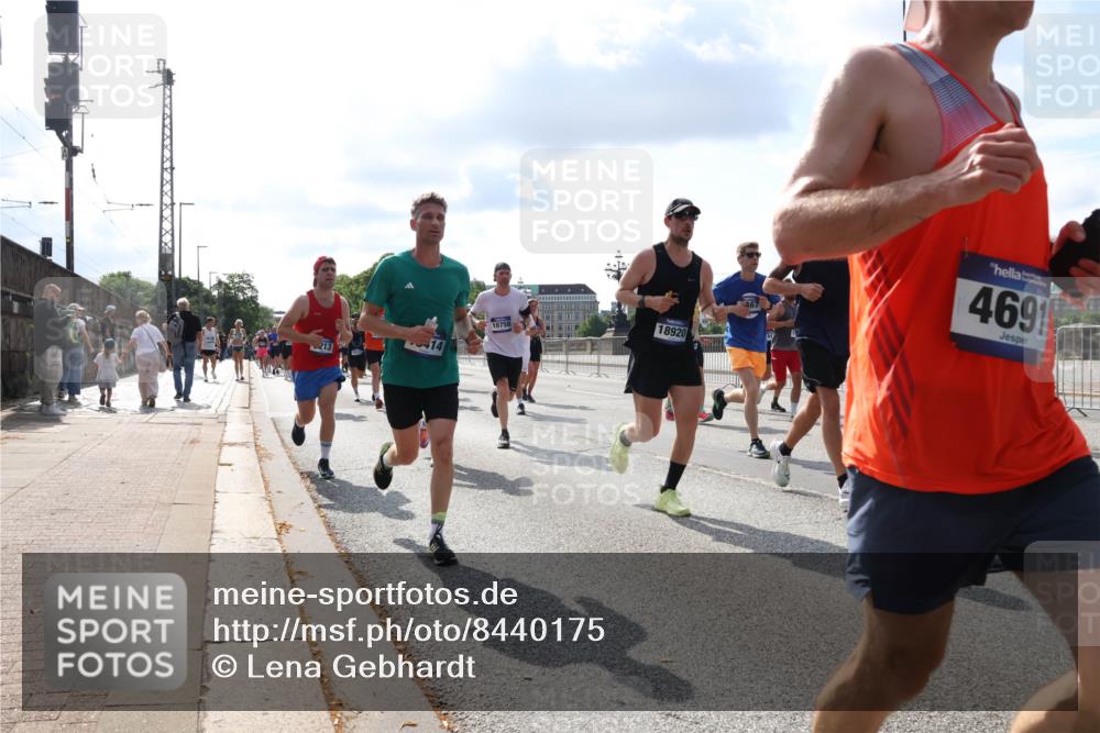 29.06.2025 - hella hamburg halbmarathon Lena Gebhardt http://msf.ph/oto/8440175 29.06.2025 09:52:50 Lombardsbrücke 10750, 213, 414, 18920, 467, 4691, 1012, 1070, 1139, 1163, 1169, 1176, 1220, 1391, 1415, 1512, 1613, 1782, 2048, 2189, 2213, 2233, 2590, 2788, 2970, 3021, 3098, 3109, 3124, 3304, 3852, 3907, 3917, 3928, 4080, 4277, 4497, 4565, 4691, 4915, 4933, 4981, 5007, 5011, 5476, 5477, 5682, 6152, 6550, 6712, 6716, 7005, 7067, 7093, 7147, 7191, 7325, 7432, 7451, 7599, 7843, 7865, 7961, 8145, 8467, 8852, 10741, 10796, 11495, 11679, 11779, 12046, 12772, 13403, 13614, 14257 meine-sportfotos.de