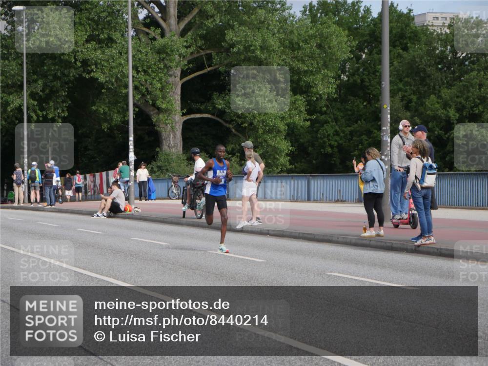 29.06.2025 - hella hamburg halbmarathon Luisa Fischer http://msf.ph/oto/8440214 29.06.2025 09:34:03 Kennedybrücke 14, 19 meine-sportfotos.de
