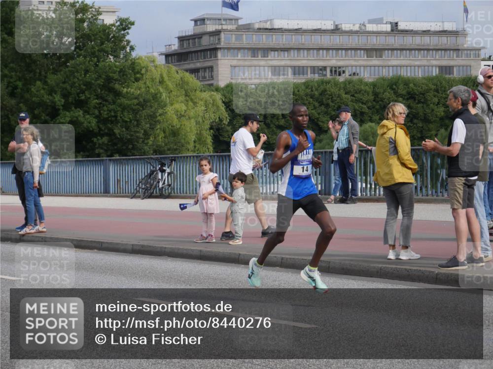 29.06.2025 - hella hamburg halbmarathon Luisa Fischer http://msf.ph/oto/8440276 29.06.2025 09:34:06 Kennedybrücke 14, 14, 19 meine-sportfotos.de