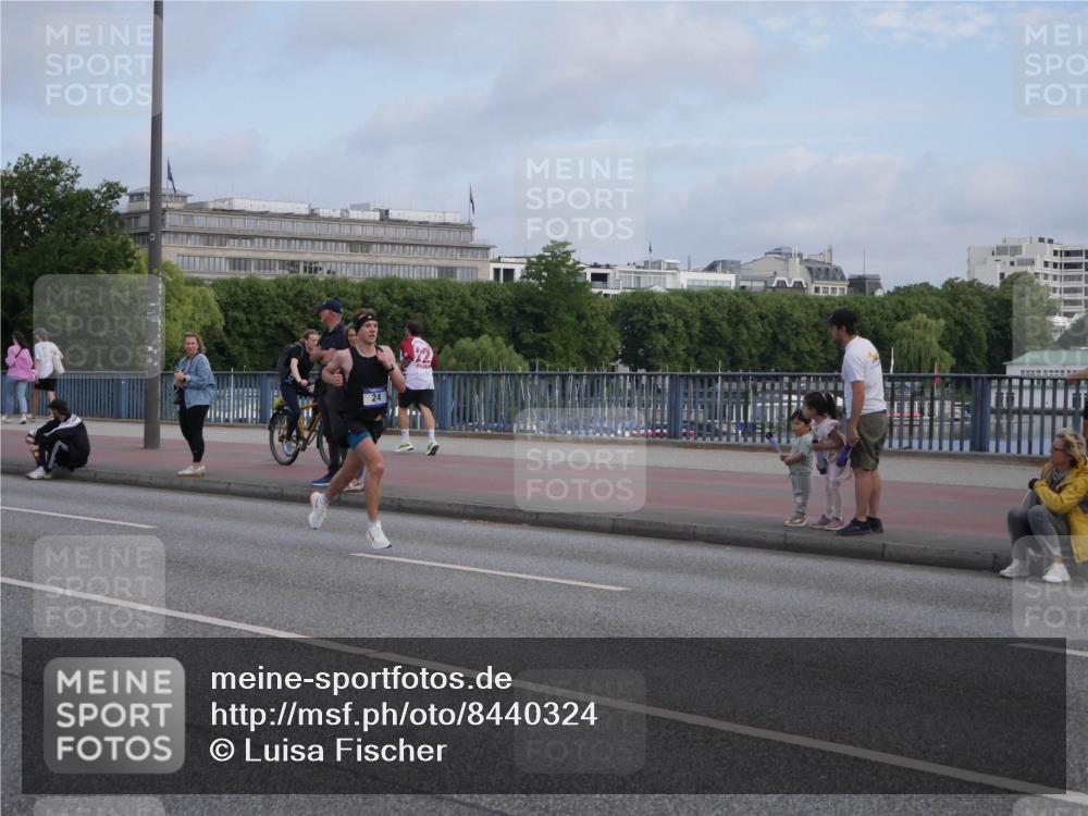 29.06.2025 - hella hamburg halbmarathon Luisa Fischer http://msf.ph/oto/8440324 29.06.2025 09:34:56 Kennedybrücke 24, 24 meine-sportfotos.de