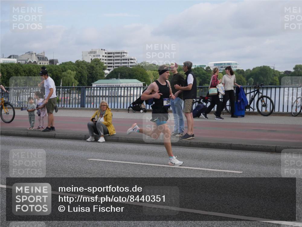 29.06.2025 - hella hamburg halbmarathon Luisa Fischer http://msf.ph/oto/8440351 29.06.2025 09:34:57 Kennedybrücke 24, 24 meine-sportfotos.de