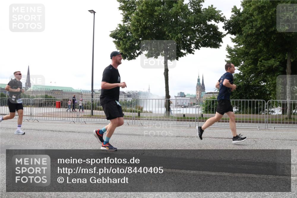 29.06.2025 - hella hamburg halbmarathon Lena Gebhardt http://msf.ph/oto/8440405 29.06.2025 10:29:18 Lombardsbrücke 1080, 1230, 1661, 1869, 2688, 3179, 3311, 3524, 3717, 4161, 4349, 4362, 4373, 4834, 4982, 5167, 6285, 6345, 6725, 7169, 7449, 7517, 7832, 8048, 8812, 9714, 10198, 10322, 10641, 10808, 10996, 11249, 11792, 11803, 11989, 12086, 12099, 12404, 12442, 12958, 13090, 13382, 14205, 14644, 15143, 15452, 15453, 15952, 15955, 16306, 16659, 16662, 16673, 16676, 17496, 17945, 18298, 18299, 18414 meine-sportfotos.de