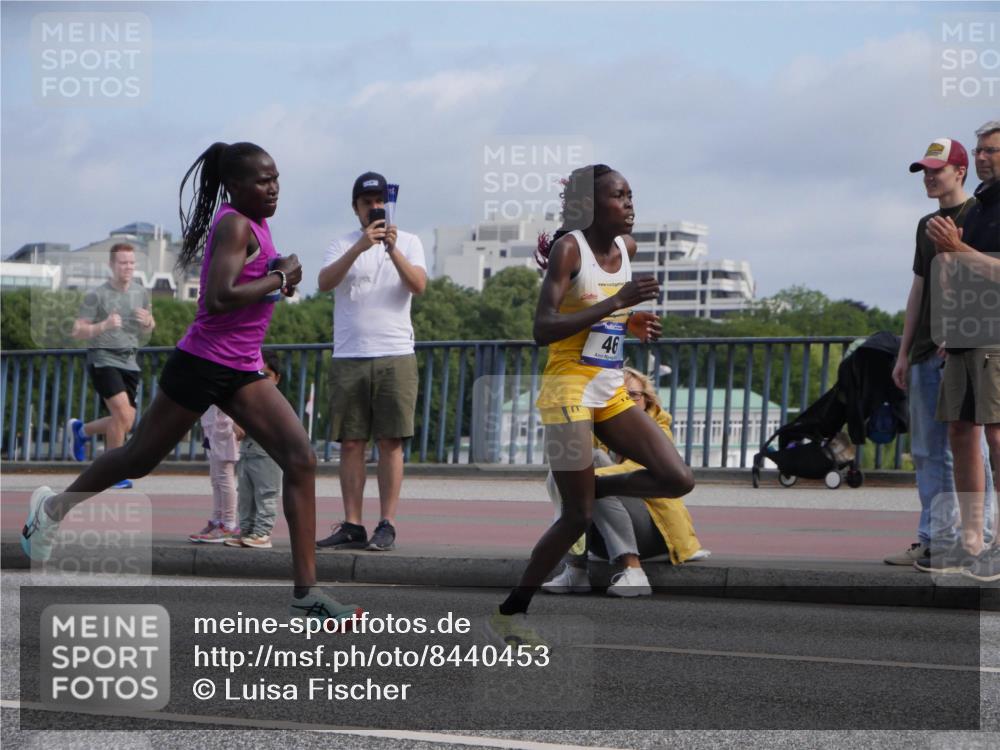 29.06.2025 - hella hamburg halbmarathon Luisa Fischer http://msf.ph/oto/8440453 29.06.2025 09:36:45 Kennedybrücke 46, 43, 46 meine-sportfotos.de