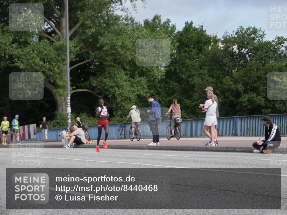 29.06.2025 - hella hamburg halbmarathon Luisa Fischer http://msf.ph/oto/8440468 29.06.2025 09:37:08 Kennedybrücke 36, 36 meine-sportfotos.de