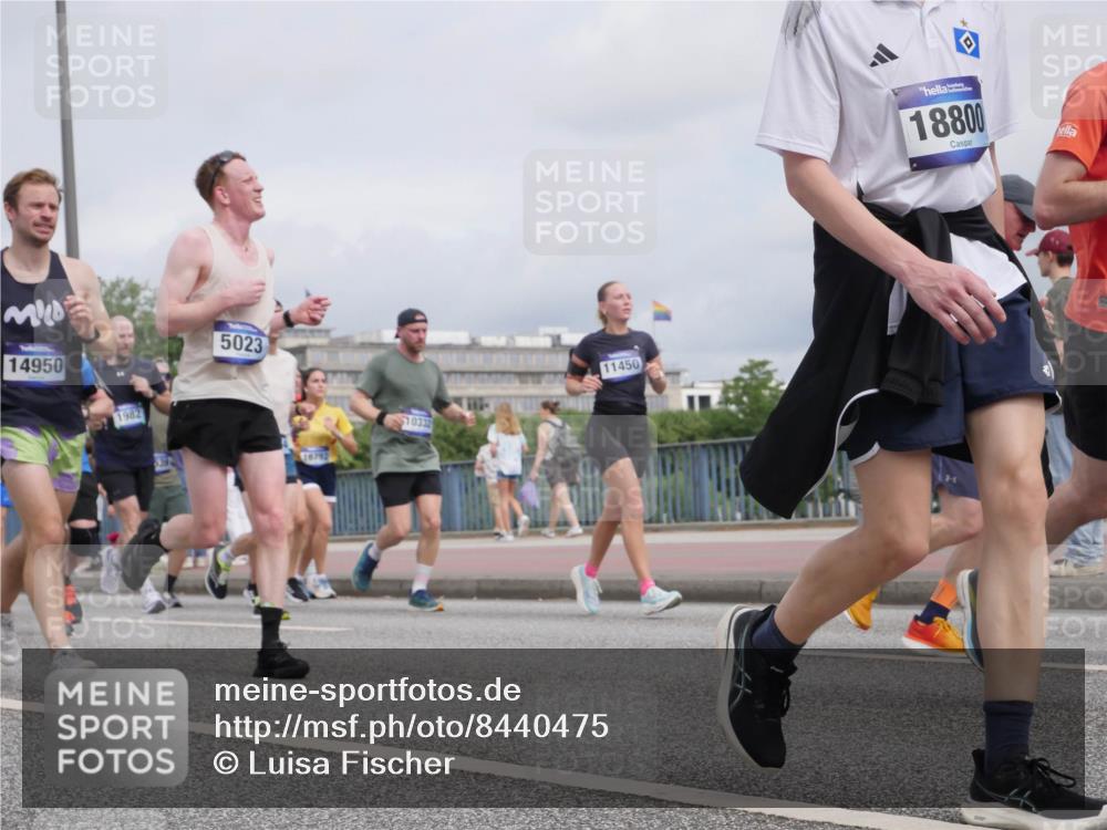 29.06.2025 - hella hamburg halbmarathon Luisa Fischer http://msf.ph/oto/8440475 29.06.2025 10:21:09 Kennedybrücke 14950, 1982, 5023, 16792, 10332, 11450, 18800, 1067, 1298, 1641, 1982, 2305, 3977, 4194, 4738, 4804, 5023, 8248, 9539, 9586, 9717, 9734, 10332, 10831 meine-sportfotos.de