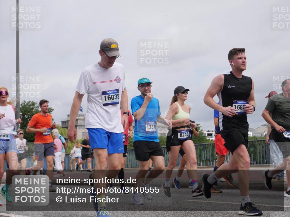 29.06.2025 - hella hamburg halbmarathon Luisa Fischer http://msf.ph/oto/8440555 29.06.2025 10:21:13 Kennedybrücke 16038, 154, 498, 49, 13370, 8248, 1687, 1670, 1067, 1268, 1298, 1477, 1982, 2087, 2305, 3482, 4194, 4738, 5290, 6332, 7160, 7649, 7882, 7883, 8248, 9539, 9586, 9717, 9734, 9834, 10332, 10831 meine-sportfotos.de
