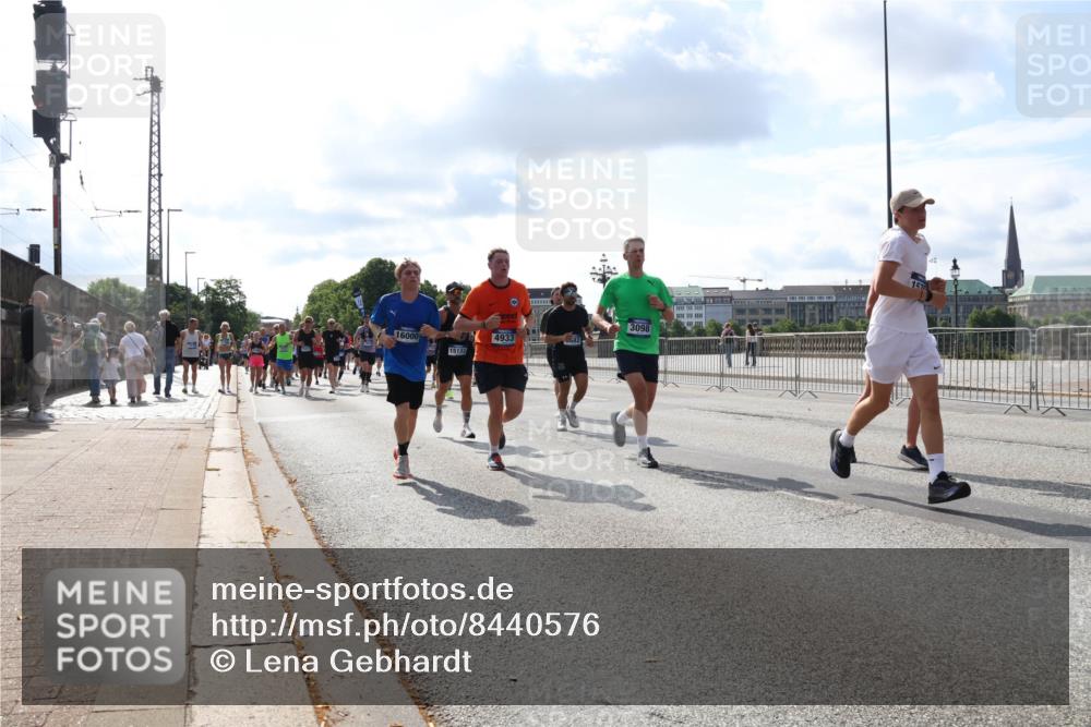 29.06.2025 - hella hamburg halbmarathon Lena Gebhardt http://msf.ph/oto/8440576 29.06.2025 09:52:52 Lombardsbrücke 16000, 15133, 4933, 3098, 1012, 1070, 1163, 1169, 1176, 1220, 1391, 1415, 1512, 1613, 1735, 1782, 2048, 2189, 2213, 2233, 2590, 2788, 2970, 3021, 3098, 3109, 3124, 3304, 3907, 3917, 3928, 4080, 4277, 4497, 4565, 4691, 4933, 4981, 5007, 5011, 5132, 5476, 5477, 5682, 6081, 6152, 6550, 6712, 6716, 7005, 7067, 7093, 7147, 7191, 7325, 7432, 7451, 7599, 7843, 7865, 7961, 8145, 8467, 8852, 10741, 10796, 11779, 12046, 13403, 13614, 14257 meine-sportfotos.de