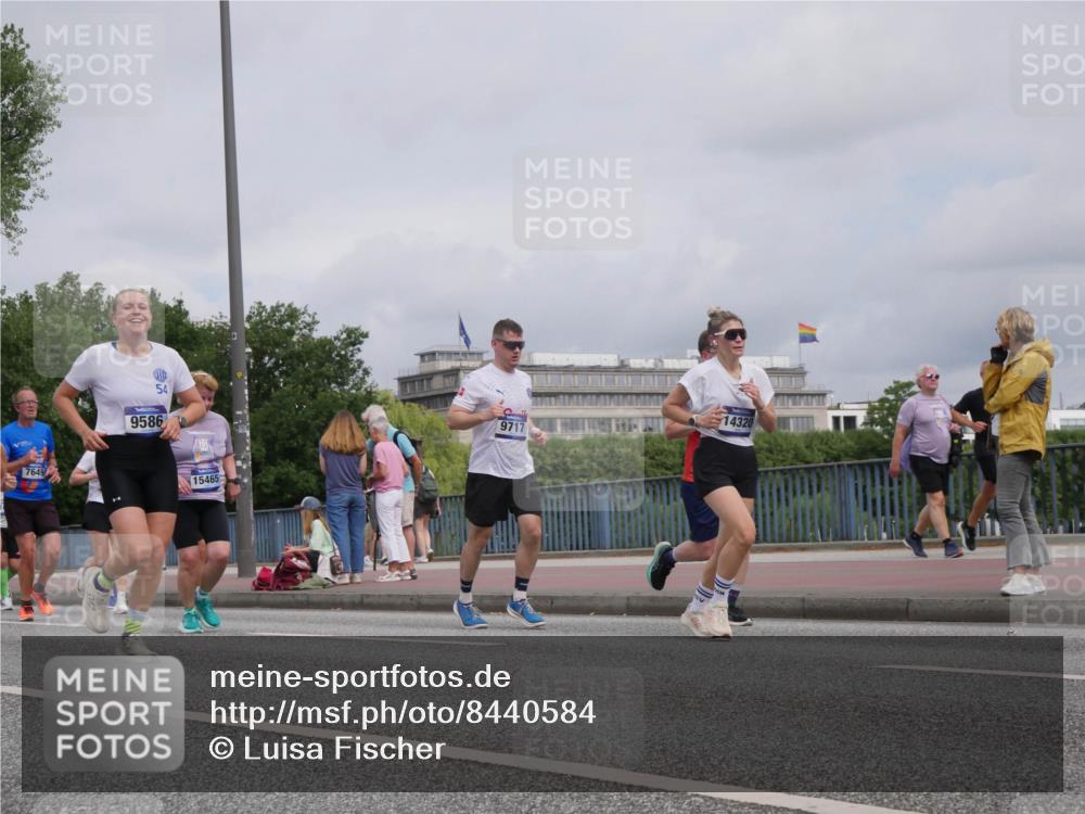 29.06.2025 - hella hamburg halbmarathon Luisa Fischer http://msf.ph/oto/8440584 29.06.2025 10:21:16 Kennedybrücke 7649, 54, 9586, 15465, 9717, 14320, 1067, 1268, 1298, 1477, 2087, 2305, 3482, 4194, 4738, 5290, 6332, 7160, 7649, 7838, 7882, 7883, 8248, 9586, 9717, 9734, 9834, 9844, 10174 meine-sportfotos.de