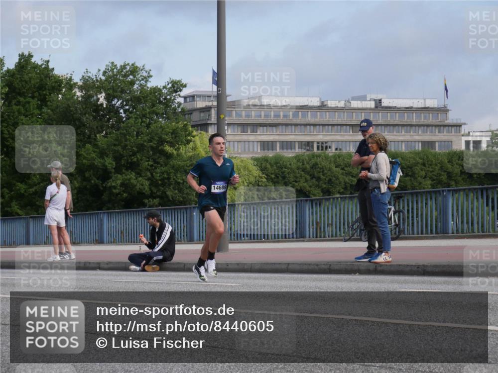 29.06.2025 - hella hamburg halbmarathon Luisa Fischer http://msf.ph/oto/8440605 29.06.2025 09:37:43 Kennedybrücke 14689, 42 meine-sportfotos.de