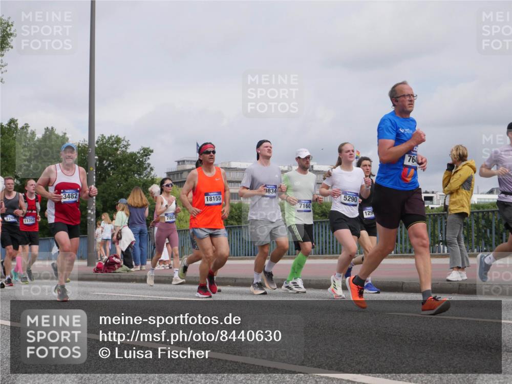 29.06.2025 - hella hamburg halbmarathon Luisa Fischer http://msf.ph/oto/8440630 29.06.2025 10:21:20 Kennedybrücke 126, 11352, 3482, 18155, 7883, 834, 7160, 5290, 129, 764, 1268, 1477, 2087, 2634, 3482, 4738, 5290, 6332, 7160, 7413, 7649, 7838, 7882, 7883, 9717, 9834, 9844, 10174 meine-sportfotos.de