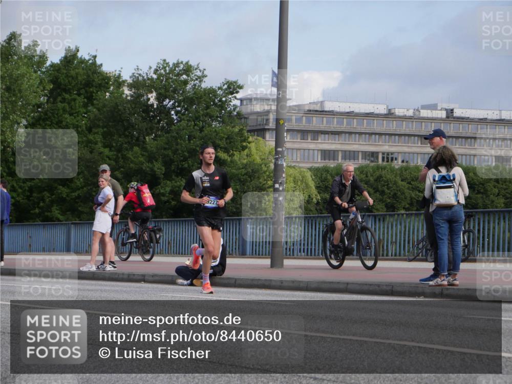 29.06.2025 - hella hamburg halbmarathon Luisa Fischer http://msf.ph/oto/8440650 29.06.2025 09:38:23 Kennedybrücke 227 meine-sportfotos.de