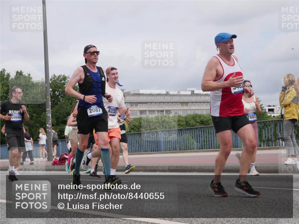 29.06.2025 - hella hamburg halbmarathon Luisa Fischer http://msf.ph/oto/8440655 29.06.2025 10:21:21 Kennedybrücke 2087, 6332, 10946, 0908, 340, 7883, 1268, 1477, 1820, 2087, 2634, 3125, 3482, 4738, 5290, 5909, 6332, 7160, 7413, 7649, 7838, 7882, 7883, 9717, 9834, 9844, 10174, 10659 meine-sportfotos.de