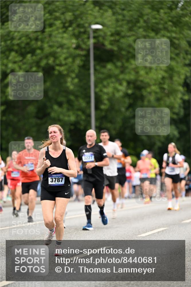 29.06.2025 - hella hamburg halbmarathon Dr. Thomas Lammeyer http://msf.ph/oto/8440681 29.06.2025 10:57:05 Kennedybrücke 2308, 2420, 2593, 2983, 2988, 3227, 3645, 3787, 5262, 6135, 6604, 6671, 7032, 7511, 7682, 7735, 7871, 8250, 8251, 9340, 10080, 10417, 10568, 10600, 10634, 10693, 10884 meine-sportfotos.de