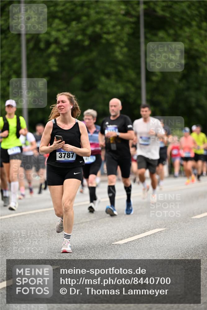 29.06.2025 - hella hamburg halbmarathon Dr. Thomas Lammeyer http://msf.ph/oto/8440700 29.06.2025 10:57:06 Kennedybrücke 2308, 2420, 2593, 2983, 2988, 3227, 3645, 3787, 6135, 6604, 6671, 7032, 7511, 7682, 7735, 7871, 8250, 8251, 9340, 10080, 10417, 10568, 10600, 10634, 10693, 10884 meine-sportfotos.de