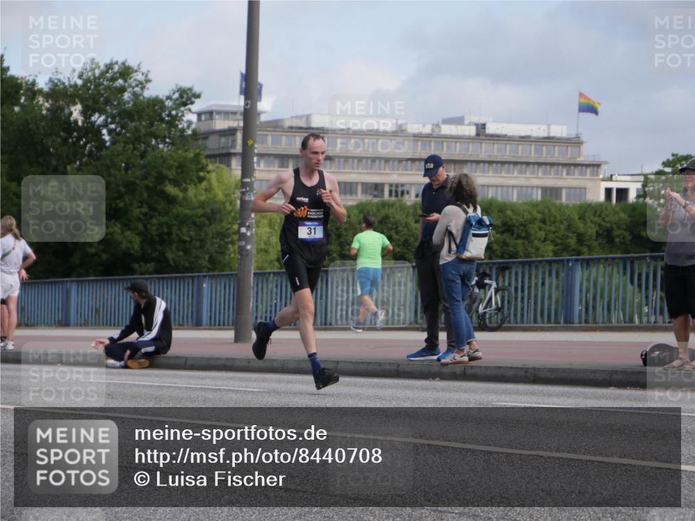29.06.2025 - hella hamburg halbmarathon Luisa Fischer http://msf.ph/oto/8440708 29.06.2025 09:38:58 Kennedybrücke 31, 31 meine-sportfotos.de