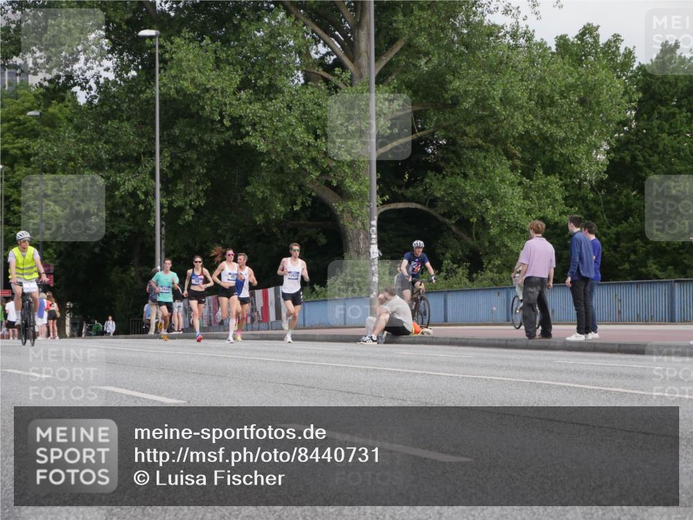 29.06.2025 - hella hamburg halbmarathon Luisa Fischer http://msf.ph/oto/8440731 29.06.2025 09:39:34 Kennedybrücke 3944, 12673, 45, 50, 3944 meine-sportfotos.de