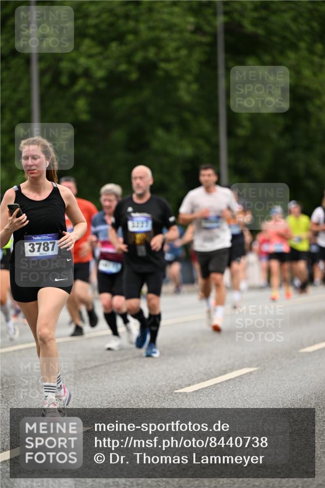 29.06.2025 - hella hamburg halbmarathon Dr. Thomas Lammeyer http://msf.ph/oto/8440738 29.06.2025 10:57:06 Kennedybrücke 2308, 2420, 2593, 2983, 2988, 3227, 3645, 3787, 6135, 6604, 6671, 7032, 7511, 7682, 7735, 7871, 8250, 8251, 9340, 10080, 10417, 10568, 10600, 10634, 10693, 10884 meine-sportfotos.de