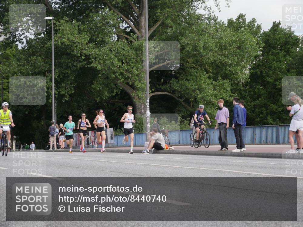 29.06.2025 - hella hamburg halbmarathon Luisa Fischer http://msf.ph/oto/8440740 29.06.2025 09:39:34 Kennedybrücke 3944, 50, 45, 50, 3944 meine-sportfotos.de