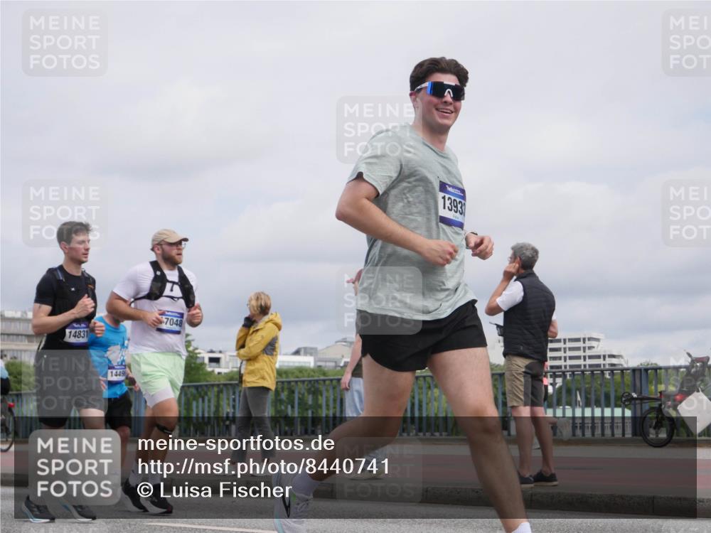 29.06.2025 - hella hamburg halbmarathon Luisa Fischer http://msf.ph/oto/8440741 29.06.2025 10:21:28 Kennedybrücke 14831, 1449, 7048, 1393, 1820, 2634, 3125, 5909, 7413, 7838, 8341, 9222, 9844, 10174, 10659 meine-sportfotos.de