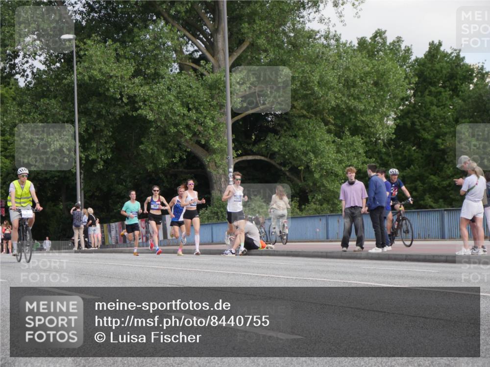 29.06.2025 - hella hamburg halbmarathon Luisa Fischer http://msf.ph/oto/8440755 29.06.2025 09:39:35 Kennedybrücke 12673, 45, 50, 3944 meine-sportfotos.de