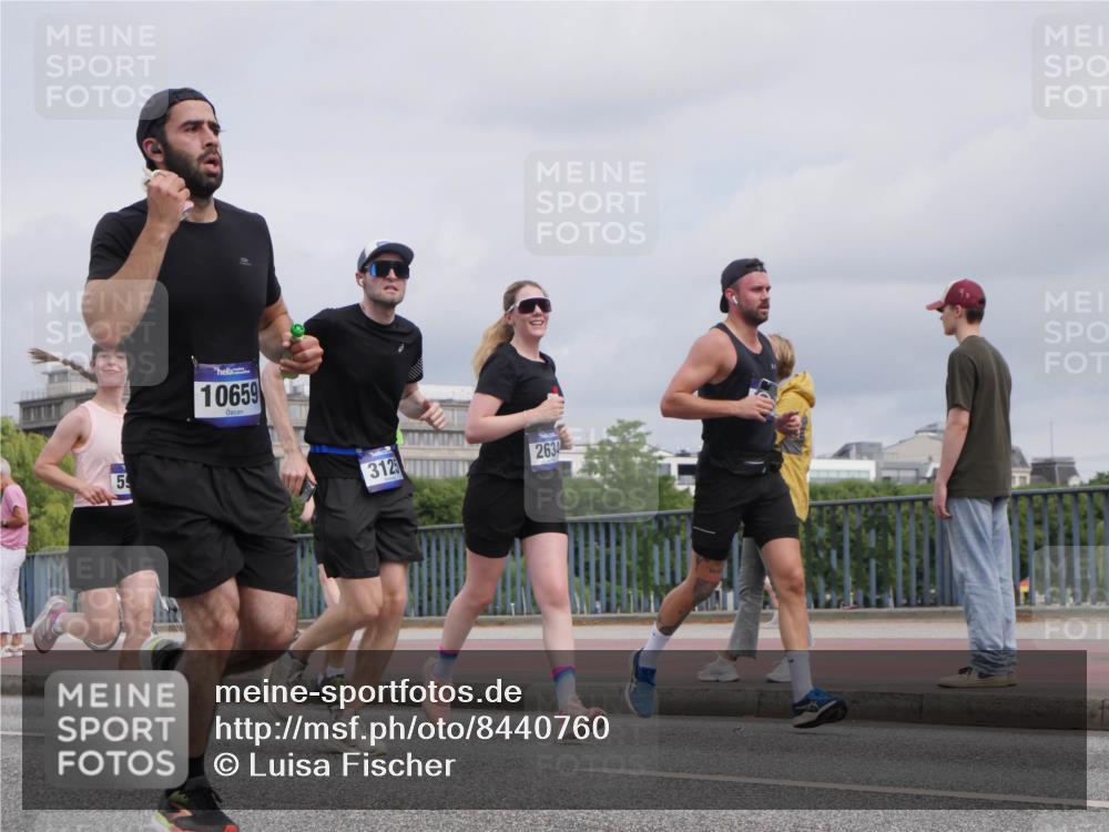 29.06.2025 - hella hamburg halbmarathon Luisa Fischer http://msf.ph/oto/8440760 29.06.2025 10:21:30 Kennedybrücke 5, 10659, 3125, 2634, 1820, 2634, 2821, 3125, 5909, 7413, 8341, 9222, 10659 meine-sportfotos.de
