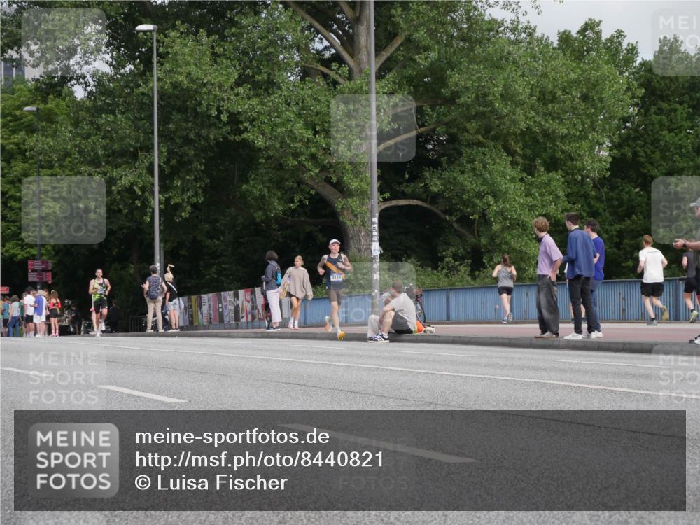 29.06.2025 - hella hamburg halbmarathon Luisa Fischer http://msf.ph/oto/8440821 29.06.2025 09:40:05 Kennedybrücke 4116, 4116 meine-sportfotos.de