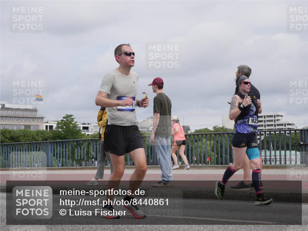 29.06.2025 - hella hamburg halbmarathon Luisa Fischer http://msf.ph/oto/8440861 29.06.2025 10:21:37 Kennedybrücke 92, 1234, 2335, 2821, 4123, 4383, 7121, 7445, 8067, 8341, 9222, 9276 meine-sportfotos.de