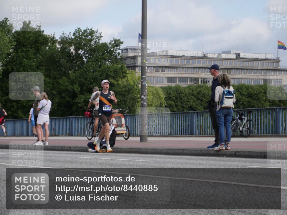 29.06.2025 - hella hamburg halbmarathon Luisa Fischer http://msf.ph/oto/8440885 29.06.2025 09:40:10 Kennedybrücke 4116, 4116 meine-sportfotos.de
