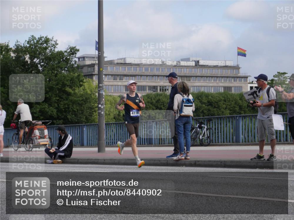 29.06.2025 - hella hamburg halbmarathon Luisa Fischer http://msf.ph/oto/8440902 29.06.2025 09:40:11 Kennedybrücke 4116, 4116 meine-sportfotos.de