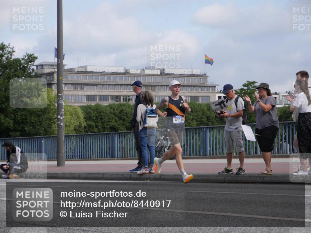 29.06.2025 - hella hamburg halbmarathon Luisa Fischer http://msf.ph/oto/8440917 29.06.2025 09:40:11 Kennedybrücke 4116, 4116 meine-sportfotos.de