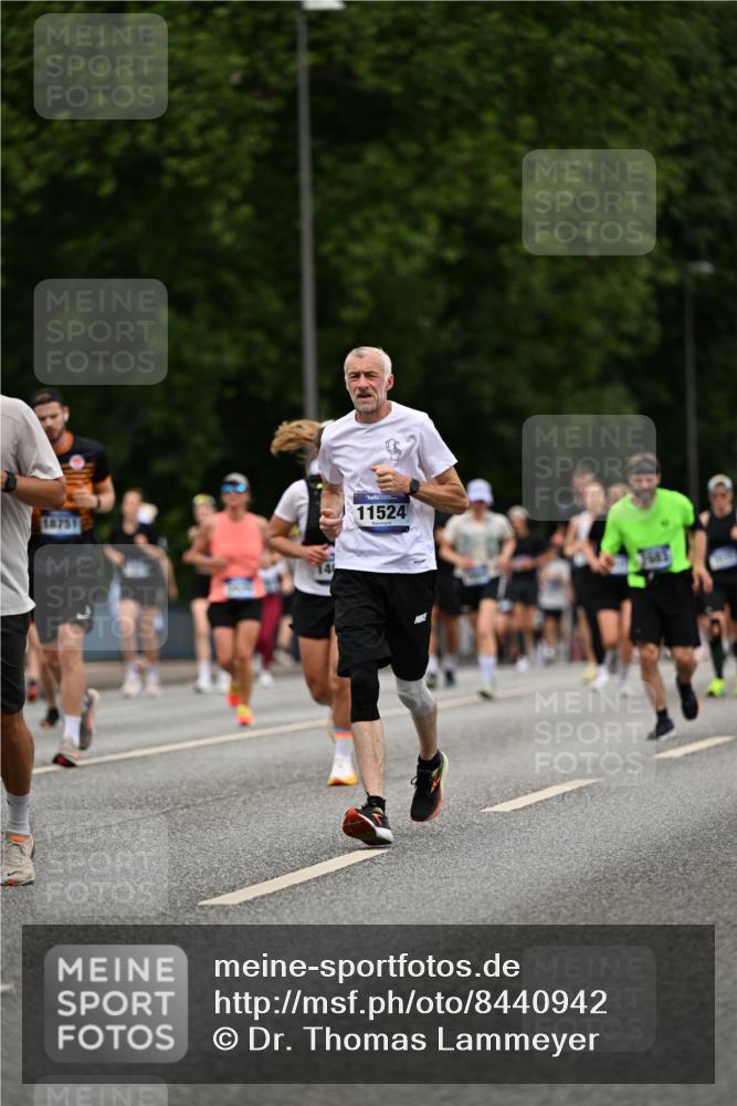 29.06.2025 - hella hamburg halbmarathon Dr. Thomas Lammeyer http://msf.ph/oto/8440942 29.06.2025 10:57:10 Kennedybrücke 2308, 2420, 2593, 2983, 2988, 3227, 3787, 6135, 6604, 7032, 7511, 7690, 7735, 7871, 8250, 8251, 9340, 10080, 10417, 10568, 10600, 10634, 10693, 10879, 10884 meine-sportfotos.de