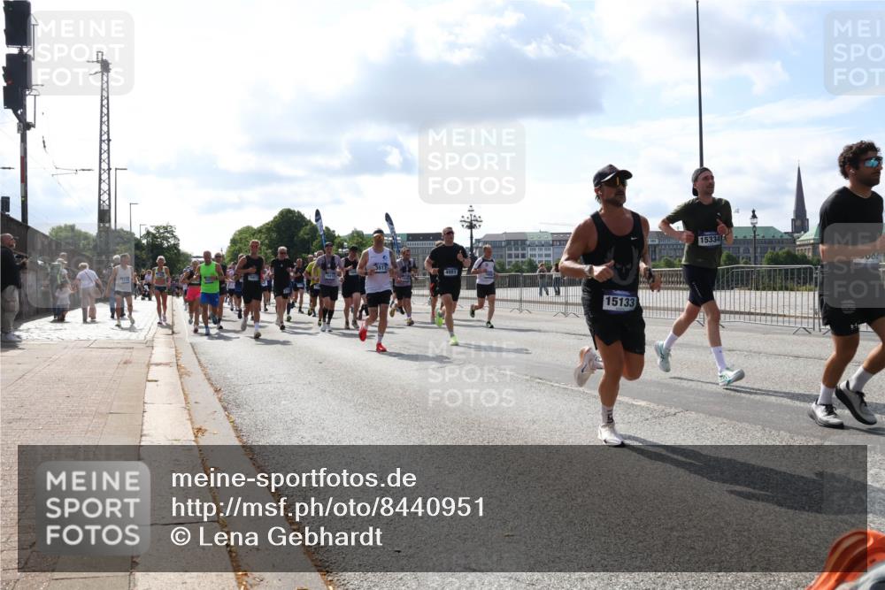 29.06.2025 - hella hamburg halbmarathon Lena Gebhardt http://msf.ph/oto/8440951 29.06.2025 09:52:54 Lombardsbrücke 3917, 4981, 15133, 15334, 1012, 1070, 1163, 1169, 1176, 1220, 1391, 1415, 1512, 1613, 1735, 1782, 2048, 2189, 2213, 2233, 2590, 2788, 2970, 3021, 3098, 3109, 3124, 3304, 3907, 3917, 3928, 4080, 4277, 4497, 4691, 4933, 4981, 4997, 5007, 5011, 5132, 5476, 5477, 5682, 6081, 6152, 6550, 6712, 6716, 7005, 7067, 7093, 7147, 7191, 7325, 7432, 7451, 7599, 7843, 7865, 7961, 8145, 8467, 8664, 8852, 10796, 11779, 12046, 13403, 13614, 14257 meine-sportfotos.de