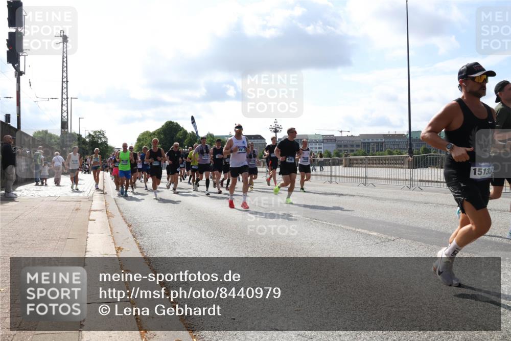 29.06.2025 - hella hamburg halbmarathon Lena Gebhardt http://msf.ph/oto/8440979 29.06.2025 09:52:55 Lombardsbrücke 1176, 3021, 15973, 3917, 4981, 160, 15133, 1012, 1070, 1163, 1169, 1176, 1220, 1391, 1415, 1512, 1613, 1735, 1782, 2048, 2189, 2213, 2233, 2234, 2590, 2788, 2970, 3021, 3098, 3109, 3124, 3304, 3907, 3917, 3928, 4080, 4277, 4497, 4691, 4933, 4981, 4997, 5007, 5011, 5132, 5476, 5477, 5682, 6081, 6152, 6712, 6716, 7005, 7067, 7093, 7147, 7191, 7325, 7432, 7451, 7599, 7843, 7865, 7961, 8063, 8145, 8467, 8664, 10796, 11779, 13403, 13614, 14257 meine-sportfotos.de