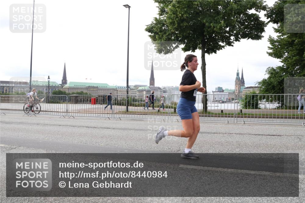 29.06.2025 - hella hamburg halbmarathon Lena Gebhardt http://msf.ph/oto/8440984 29.06.2025 10:29:22 Lombardsbrücke 1063, 1230, 1661, 1869, 2688, 3179, 3311, 3524, 4161, 4349, 4362, 4373, 4982, 6285, 6345, 6725, 7169, 7449, 7517, 7832, 8048, 8812, 9714, 10198, 10322, 10641, 10808, 10996, 11249, 11269, 11634, 11792, 11803, 11989, 12086, 12099, 12404, 12442, 12958, 13090, 13382, 14205, 14644, 15952, 15955, 16306, 16659, 16662, 16673, 16676, 17496, 17945, 18298, 18299, 18414 meine-sportfotos.de