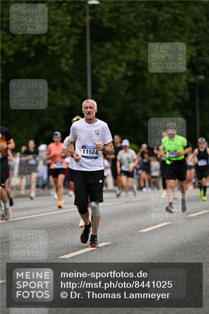29.06.2025 - hella hamburg halbmarathon Dr. Thomas Lammeyer http://msf.ph/oto/8441025 29.06.2025 10:57:10 Kennedybrücke 2308, 2420, 2593, 2983, 2988, 3227, 3787, 6135, 6604, 7032, 7511, 7690, 7735, 7871, 8250, 8251, 9340, 10080, 10417, 10568, 10600, 10634, 10693, 10879, 10884 meine-sportfotos.de
