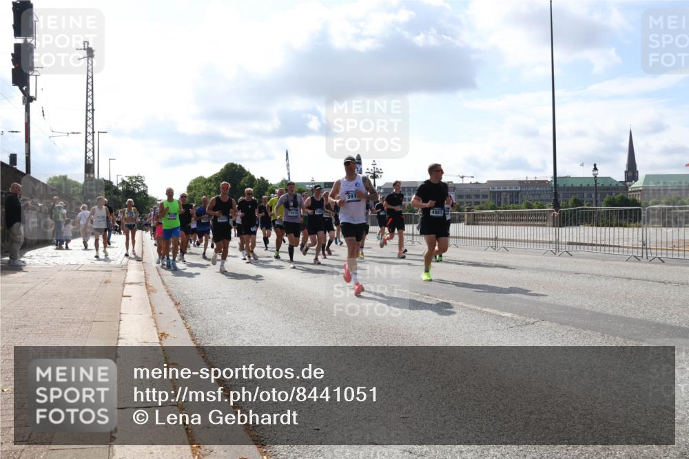 29.06.2025 - hella hamburg halbmarathon Lena Gebhardt http://msf.ph/oto/8441051 29.06.2025 09:52:55 Lombardsbrücke 3021, 15973, 19210, 391, 4981, 1012, 1070, 1163, 1169, 1176, 1220, 1391, 1415, 1512, 1613, 1735, 1782, 2048, 2189, 2213, 2233, 2234, 2590, 2788, 2970, 3021, 3098, 3109, 3124, 3304, 3907, 3917, 3928, 4080, 4277, 4497, 4691, 4933, 4981, 4997, 5007, 5011, 5132, 5476, 5477, 5682, 6081, 6152, 6712, 6716, 7005, 7067, 7093, 7147, 7191, 7325, 7432, 7451, 7599, 7843, 7865, 7961, 8063, 8145, 8467, 8664, 10796, 11779, 13403, 13614, 14257 meine-sportfotos.de