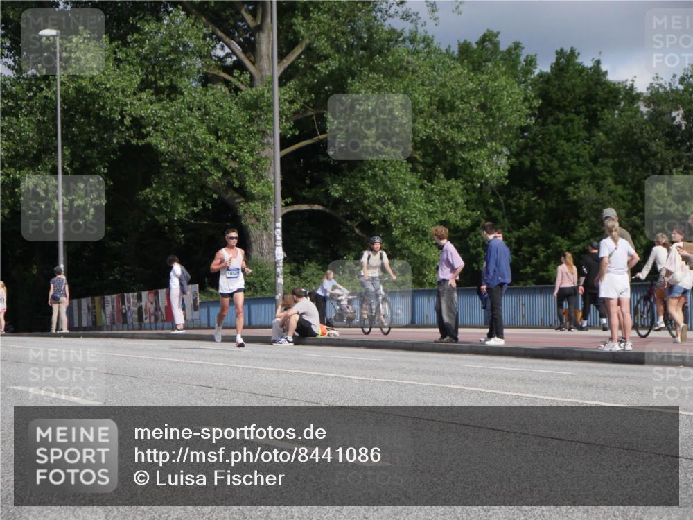 29.06.2025 - hella hamburg halbmarathon Luisa Fischer http://msf.ph/oto/8441086 29.06.2025 09:40:51 Kennedybrücke 16529 meine-sportfotos.de