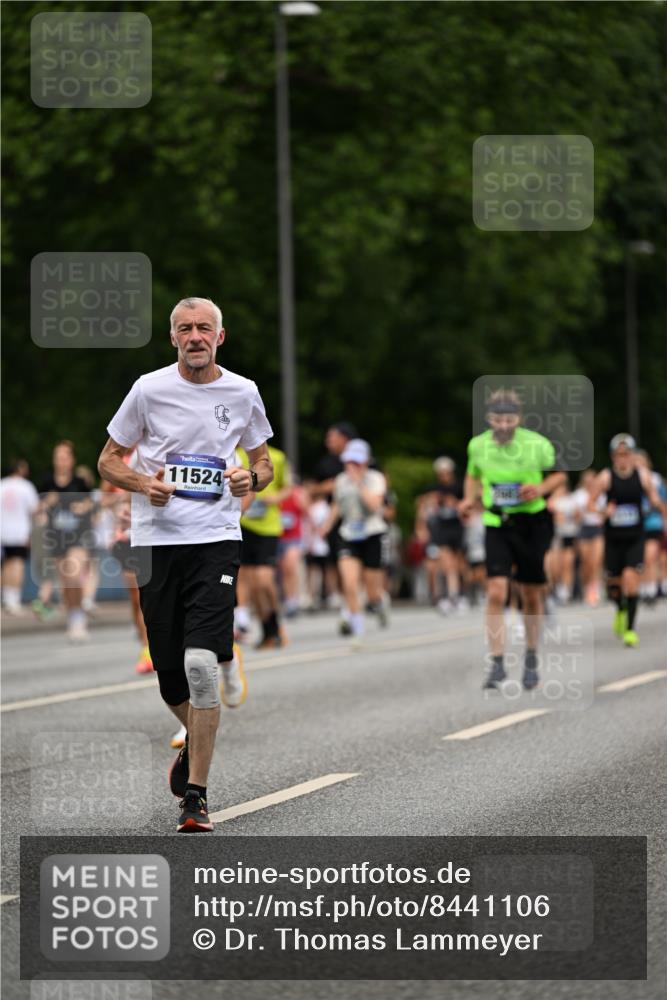 29.06.2025 - hella hamburg halbmarathon Dr. Thomas Lammeyer http://msf.ph/oto/8441106 29.06.2025 10:57:11 Kennedybrücke 2420, 2593, 2983, 2988, 3227, 3787, 6135, 6604, 7032, 7511, 7690, 7735, 7871, 8250, 8251, 9340, 10080, 10417, 10568, 10600, 10693, 10879, 10884 meine-sportfotos.de