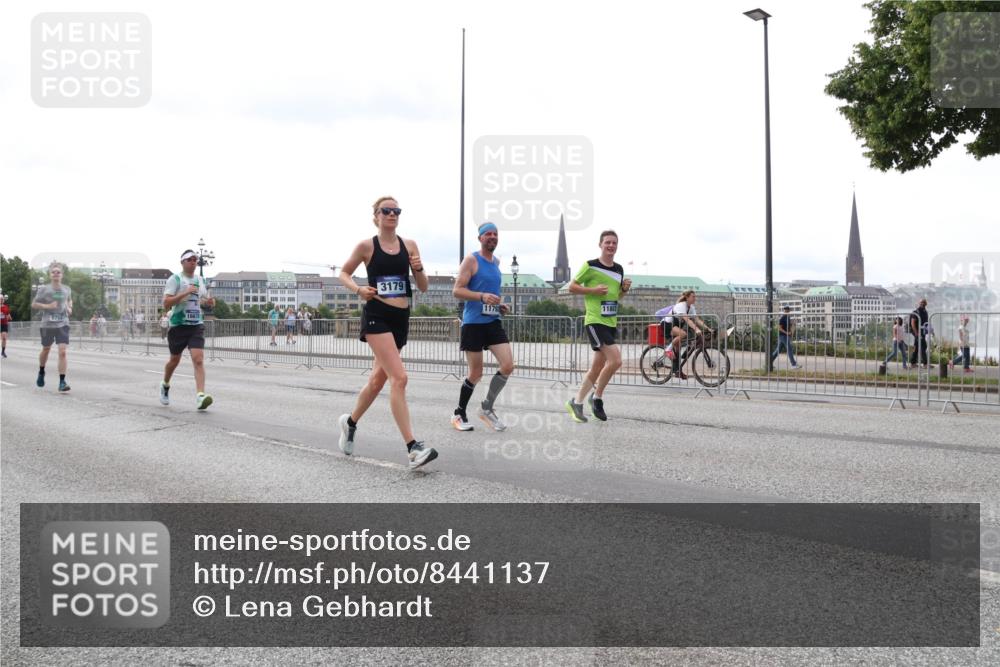 29.06.2025 - hella hamburg halbmarathon Lena Gebhardt http://msf.ph/oto/8441137 29.06.2025 10:29:23 Lombardsbrücke 9714, 3179, 11792, 11803, 1063, 1230, 1661, 1869, 2688, 3179, 3311, 3524, 4161, 4349, 4362, 4373, 4395, 4982, 6285, 6345, 6725, 7169, 7449, 7517, 7832, 8048, 8812, 9714, 10198, 10322, 10641, 10808, 10996, 11249, 11269, 11634, 11792, 11803, 11989, 12086, 12099, 12216, 12404, 12442, 12958, 13090, 13382, 14205, 14644, 15952, 15955, 16306, 16659, 16662, 16673, 16676, 17496, 17945, 18298, 18299, 18414 meine-sportfotos.de