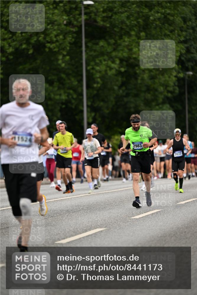 29.06.2025 - hella hamburg halbmarathon Dr. Thomas Lammeyer http://msf.ph/oto/8441173 29.06.2025 10:57:12 Kennedybrücke 2420, 2593, 2983, 2988, 3227, 3787, 6135, 6604, 7032, 7511, 7690, 7735, 7871, 8250, 8251, 9340, 10080, 10417, 10568, 10600, 10693, 10879, 10884 meine-sportfotos.de