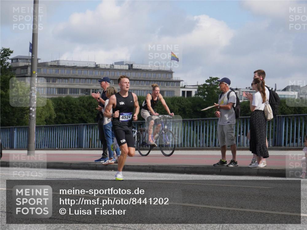 29.06.2025 - hella hamburg halbmarathon Luisa Fischer http://msf.ph/oto/8441202 29.06.2025 09:41:14 Kennedybrücke 4524, 4524 meine-sportfotos.de