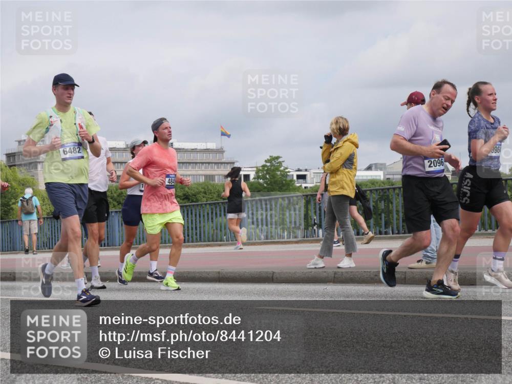 29.06.2025 - hella hamburg halbmarathon Luisa Fischer http://msf.ph/oto/8441204 29.06.2025 10:22:05 Kennedybrücke 6482, 4414, 2096, 1349, 2096, 2311, 2781, 3026, 4718, 4845, 5323, 6194, 6477, 6482, 7051, 9652, 9756, 9757, 9964, 10037, 10687, 10816 meine-sportfotos.de